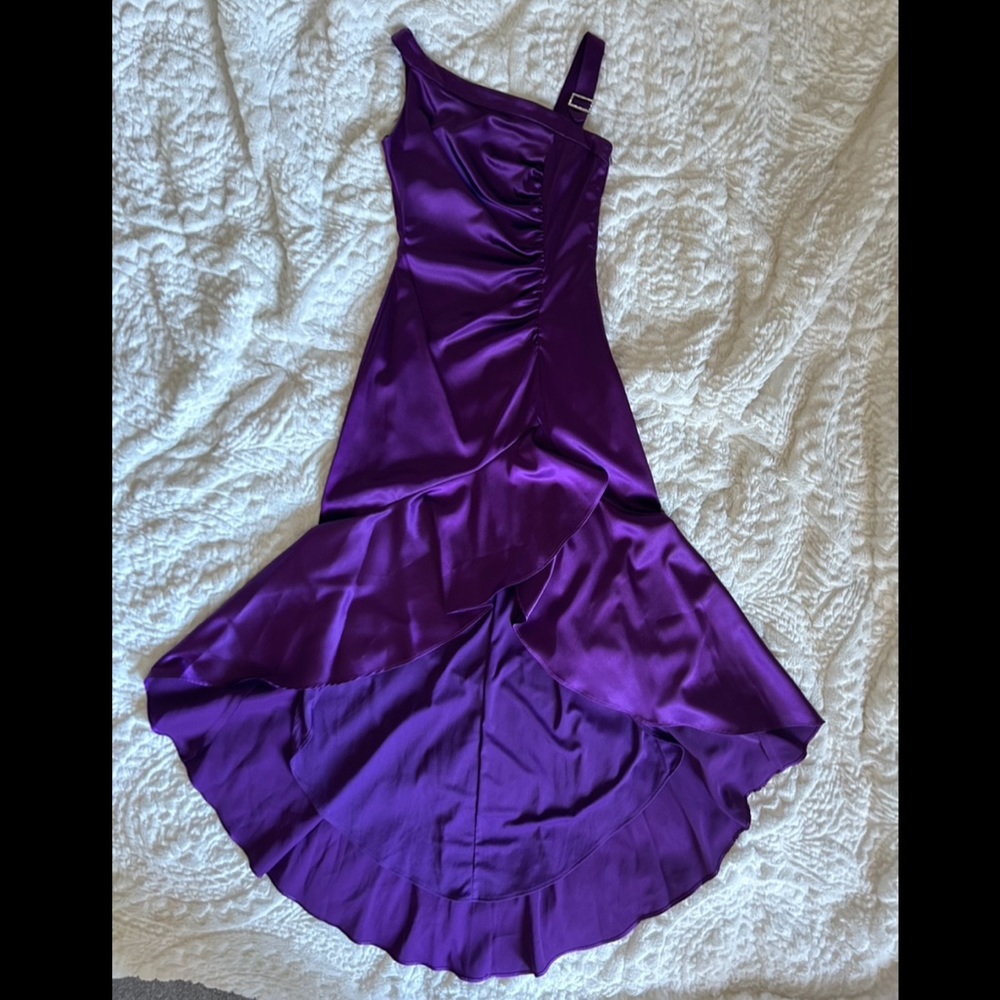 LIKE NEW Purple Satin Formal Prom Dress with Rhinestone Detail and Ruffled lenth